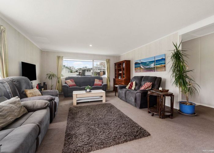  at 38 Hatherlow Street, Glenfield, North Shore City, Auckland