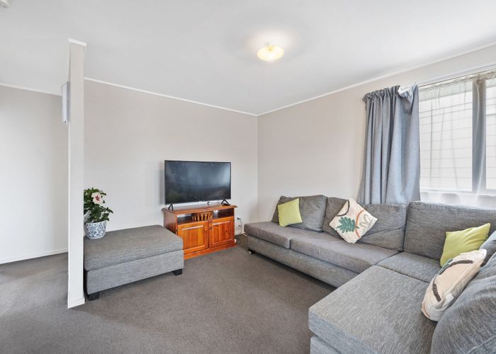  at 6 Hamblyn Place, Ranui, Auckland