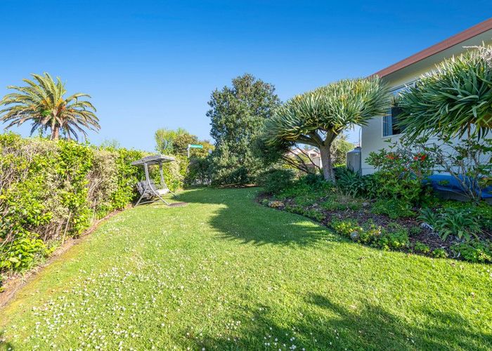  at 1 Bluebird Crescent, Unsworth Heights, North Shore City, Auckland