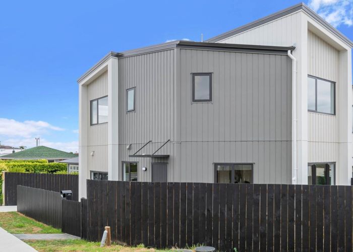  at 57 Bradbury Road, Botany Downs, Manukau City, Auckland