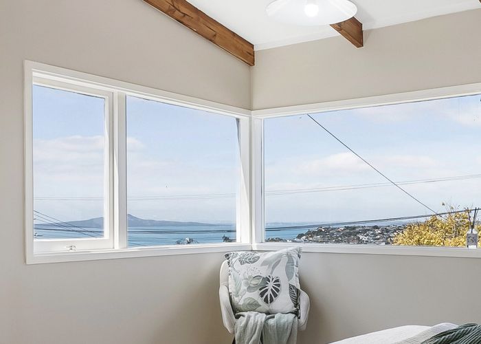  at 1/19 Carlisle Road, Browns Bay, North Shore City, Auckland