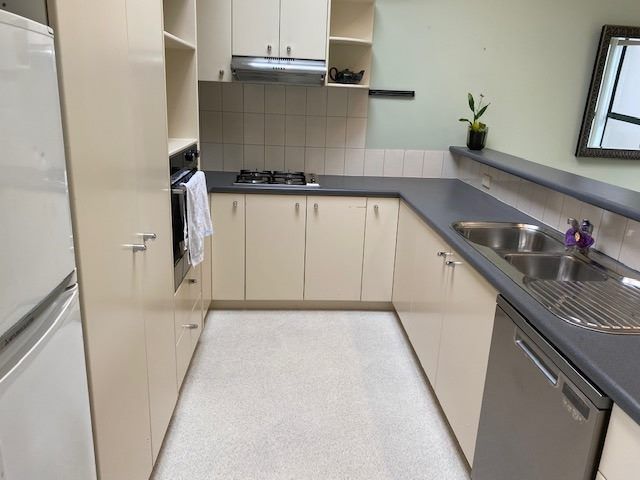  at 2/28 Patteson Avenue, Mission Bay, Auckland
