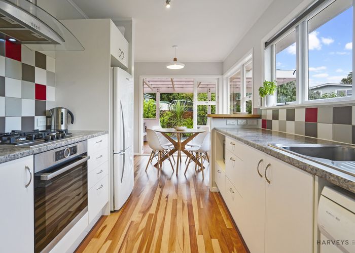  at 14 Willowbrook Place, Titirangi, Auckland