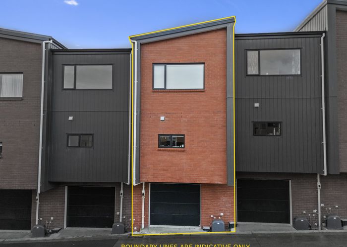  at 17 Papatahi Lane, Flat Bush, Manukau City, Auckland
