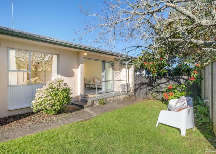  at 4/7 Tawa Road, Onehunga, Auckland