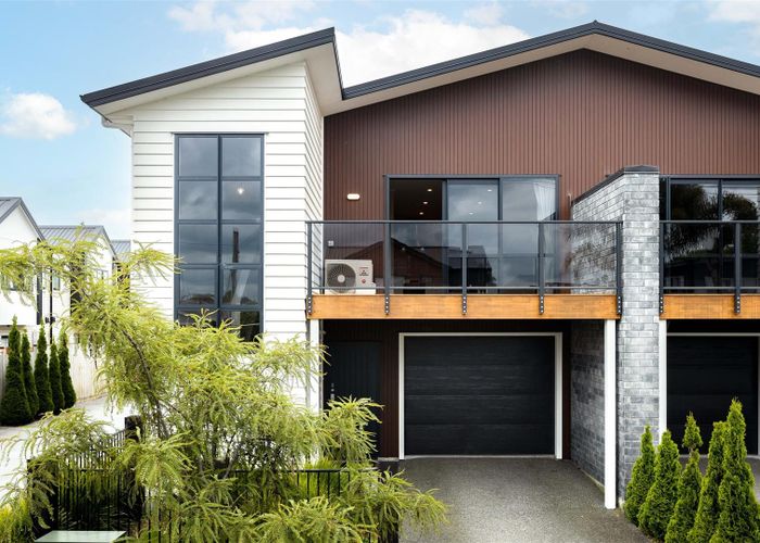  at 2/10 Charlemont Street, Whitiora, Hamilton, Waikato