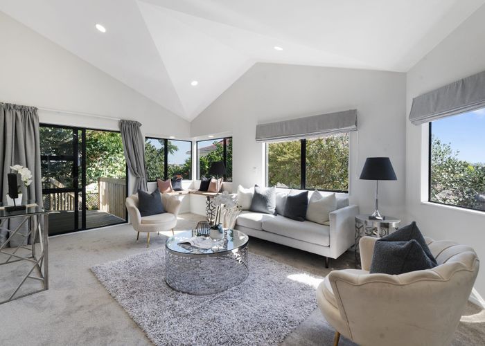  at 2/74 Simmental Crescent, Somerville, Manukau City, Auckland