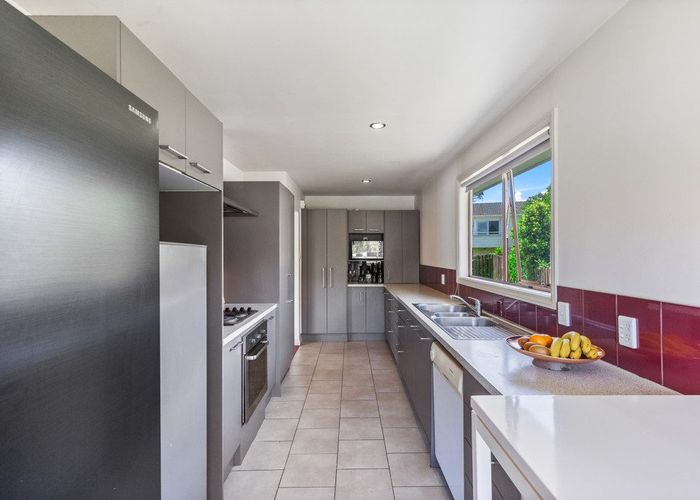  at 27 Longreach Drive, Sunnyvale, Waitakere City, Auckland