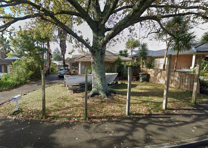  at 13 Clover Drive, Henderson, Waitakere City, Auckland