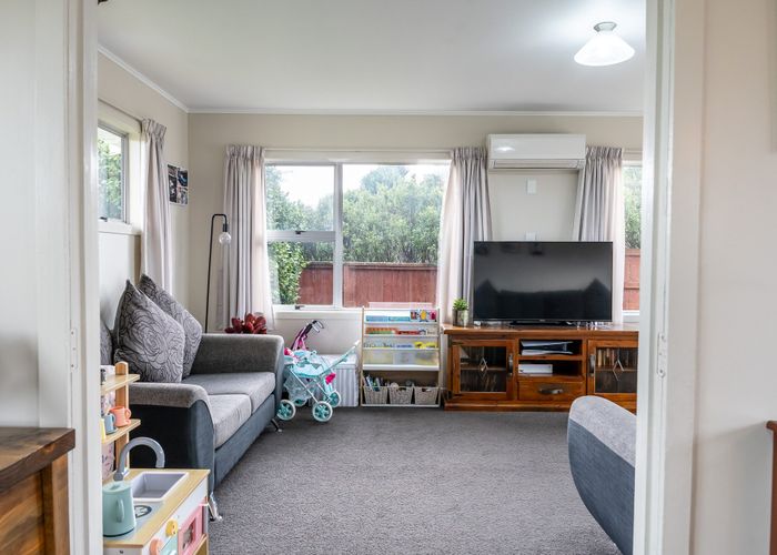  at 15 Poaka Avenue, Dinsdale, Hamilton