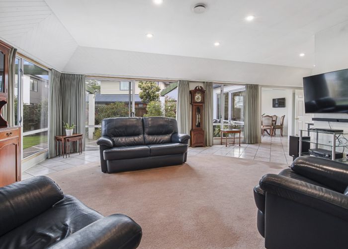  at 2/725 Main North Road, Belfast, Christchurch
