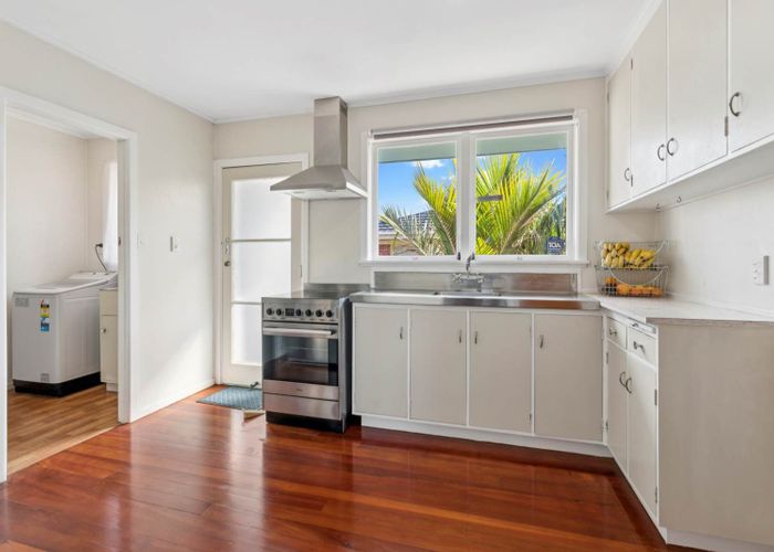  at 39 Kenderdine Road, Papatoetoe, Manukau City, Auckland