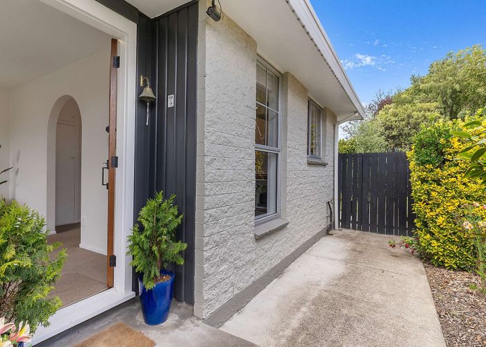  at 1/3 Sawtell Place, Northcote, Christchurch
