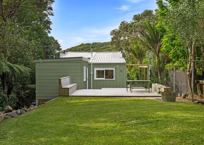  at 70 Seaview Road, Piha, Waitakere City, Auckland