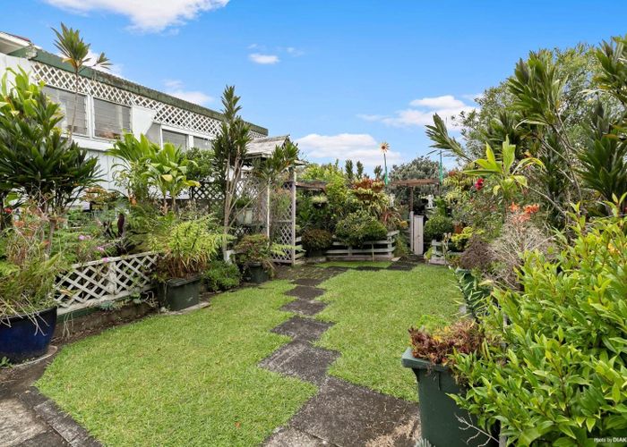  at 16 Frangipani Avenue, Manurewa, Manukau City, Auckland