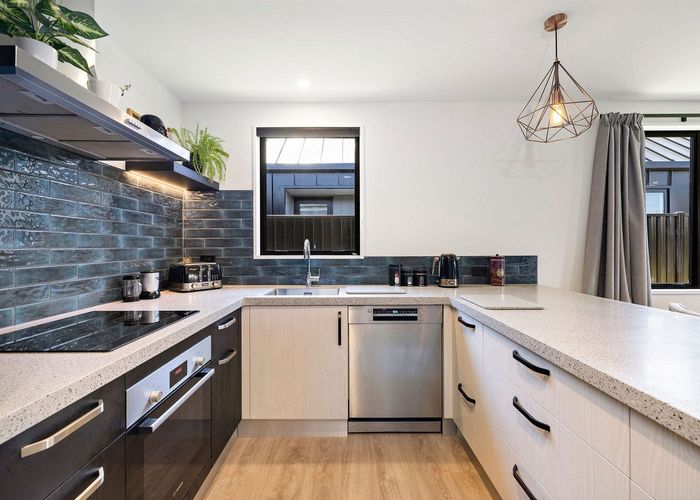  at 5 Dunn Street, LAKE HAWEA