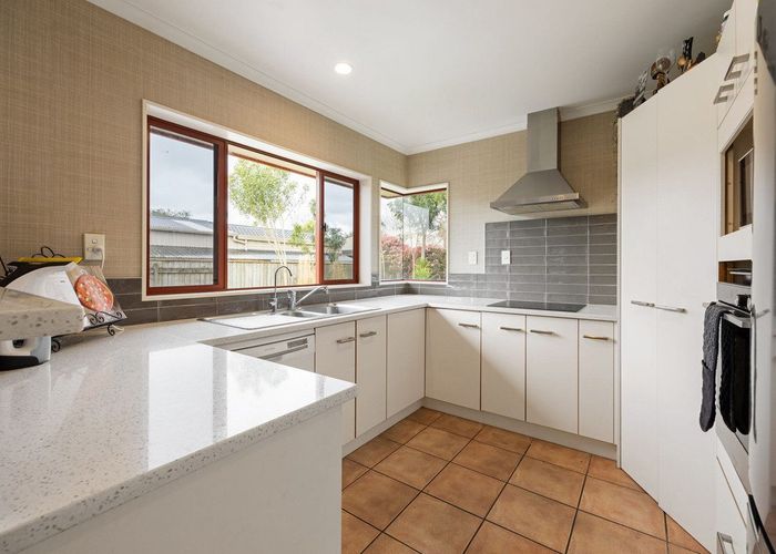  at 6 Bronte Place, Leamington, Cambridge