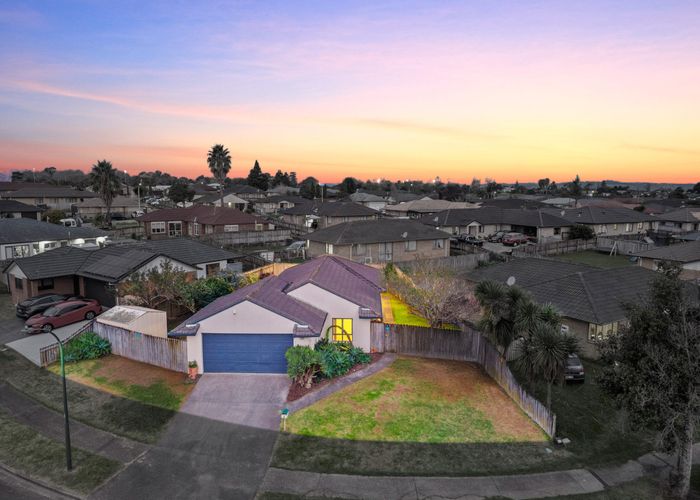  at 6 Loughinisland Place, Weymouth, Manukau City, Auckland