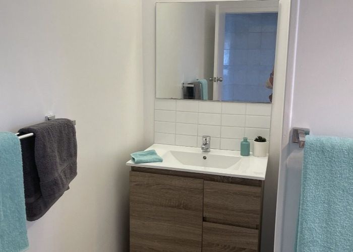  at 27 Yearsley Place, Manurewa, Auckland