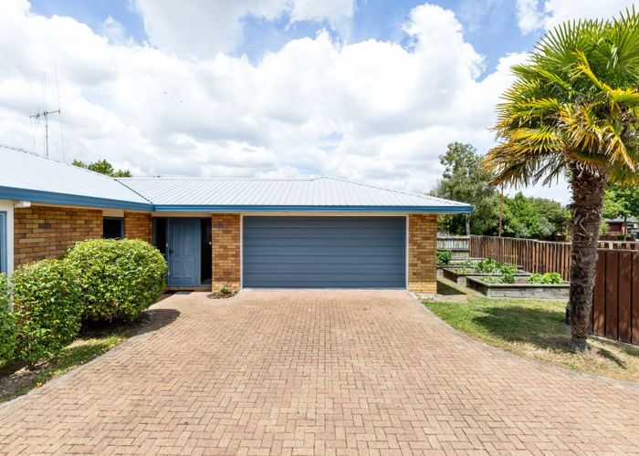  at 22 Bouverie Crescent, Flagstaff, Hamilton