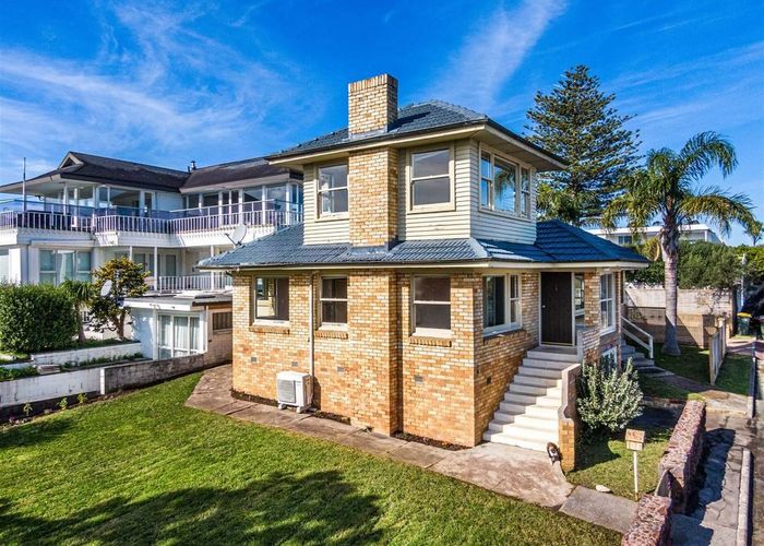  at 85 Stanley Point Road, Stanley Point, Auckland