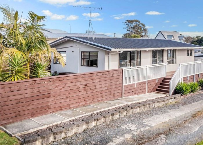  at 8 Dobell Road, Stanmore Bay, Whangaparaoa