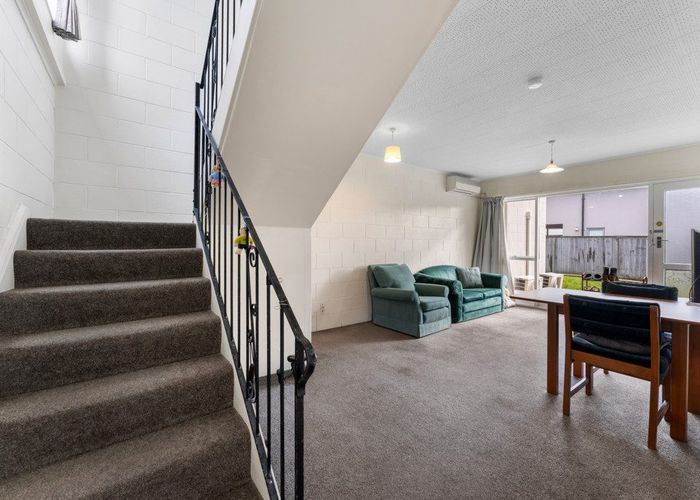  at 2/53 Brockworth Place, Riccarton, Christchurch City, Canterbury