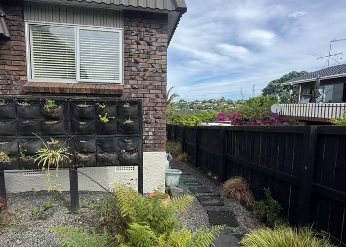  at 5 Stapleford Crescent, Browns Bay, North Shore City, Auckland