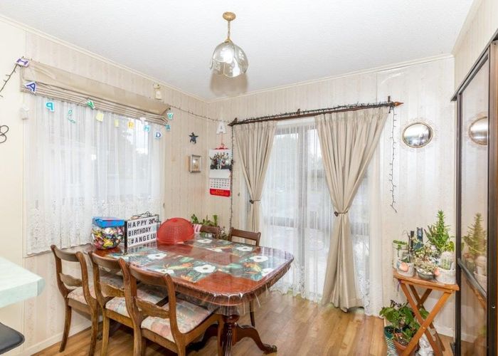  at 64 Pine Avenue, Melville, Hamilton