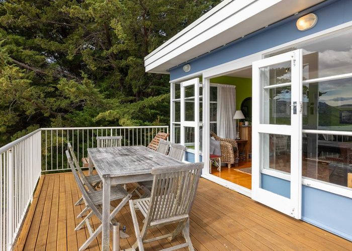  at 38 Bayview Road, Charteris Bay, Governors Bay
