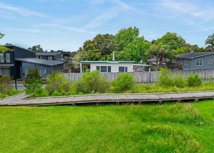  at 2/617 Swanson Road, Swanson, Waitakere City, Auckland