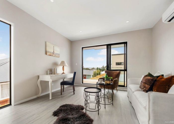  at 2/53 Archibald Road, Kelston, Waitakere City, Auckland