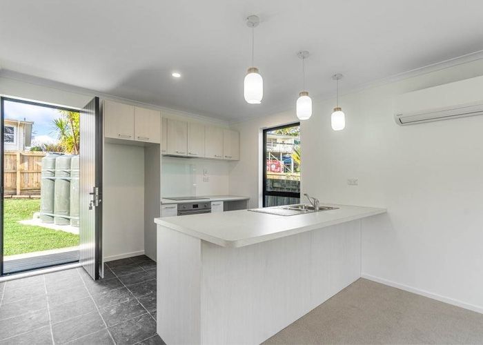  at 21b Tamahere Drive, Glenfield, North Shore City, Auckland