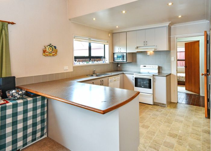  at 38 Rushgreen Avenue, Pahurehure, Papakura