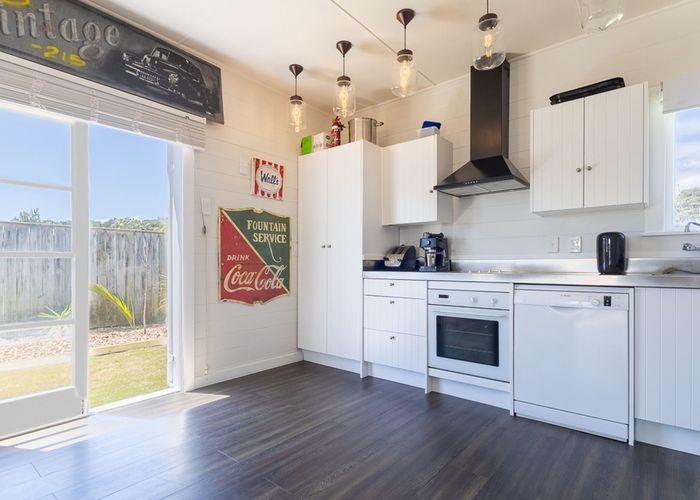  at 6 Kapiti Lane, Otaki Beach, Kapiti Coast, Wellington