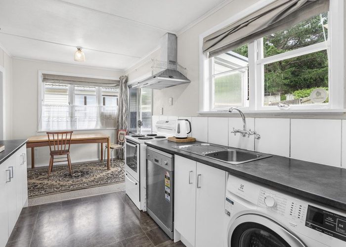  at 200 Waddington Drive, Naenae, Lower Hutt, Wellington