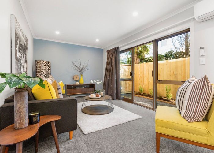  at 2/10 Gazeley Avenue, Silverdale, Hamilton, Waikato