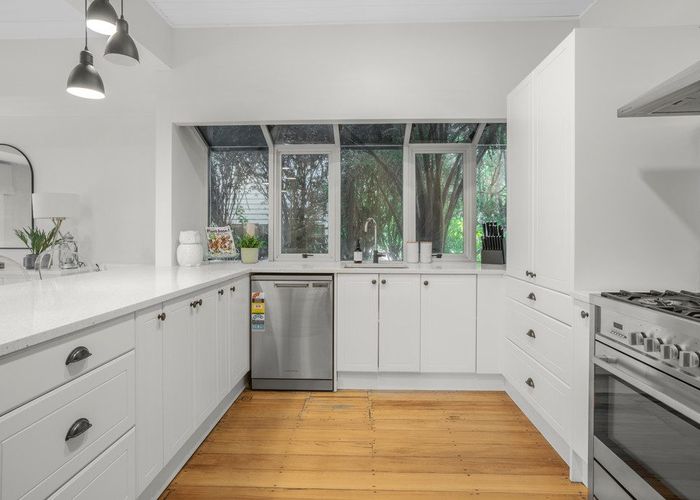  at 33 Waitohu Road, Eastbourne, Lower Hutt, Wellington