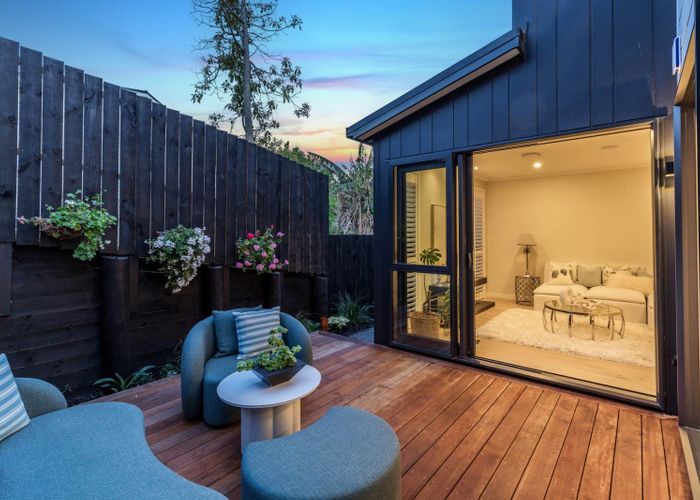  at 42 Gordon Avenue, Milford, North Shore City, Auckland