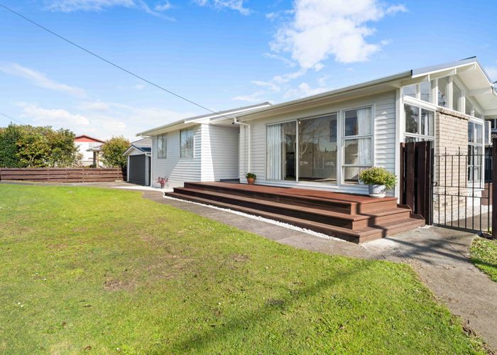  at 22 Wallace Rd, Mangere Bridge, Manukau City, Auckland
