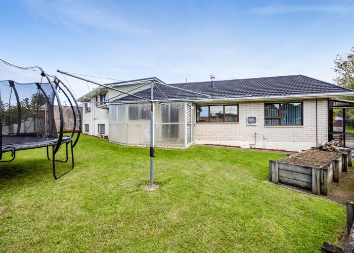  at 2 Ngahere Street, Inglewood