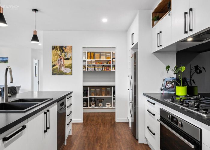  at 71 Gladstone Road, Woodend, Woodend