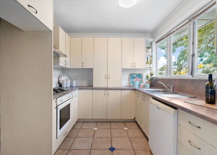  at 7 Seine Rd, Forrest Hill, North Shore City, Auckland