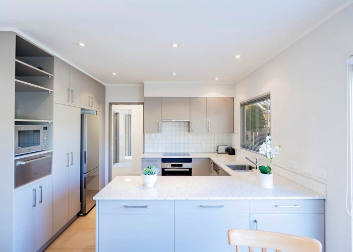  at 25C Saltburn Road, Milford, Auckland