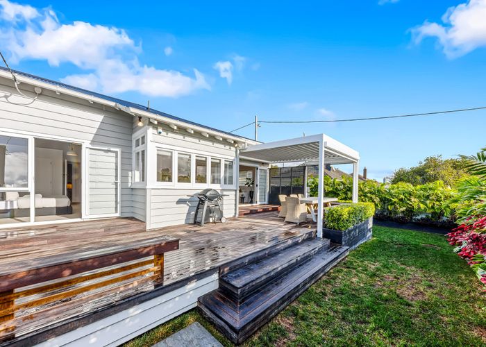  at 1/20 Corrella Road, Belmont, North Shore City, Auckland