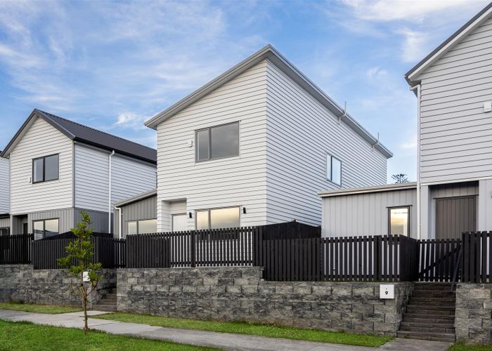  at 11 Farranfore Road, Papakura, Papakura, Auckland
