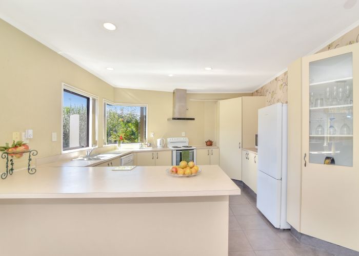  at 10A Ngamotu Place, Mount Maunganui