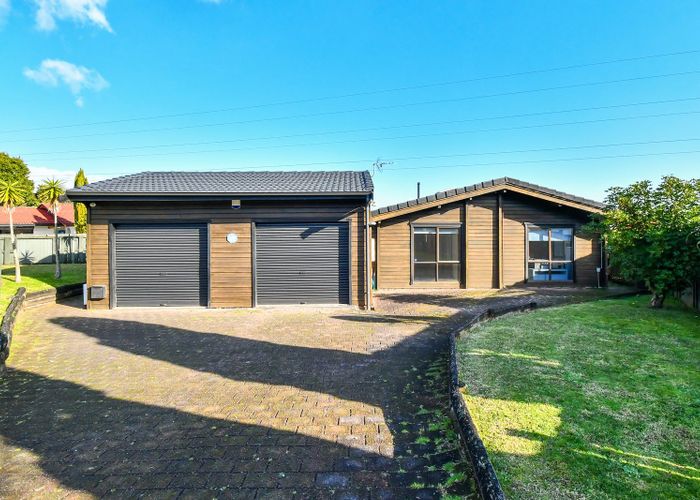  at 137 Everglade Drive, Totara Heights, Auckland