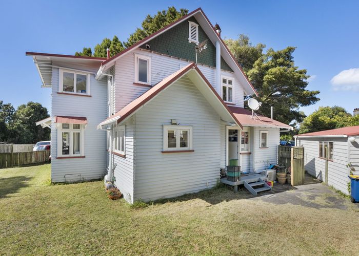  at 9 Swanson Road, Henderson, Waitakere City, Auckland