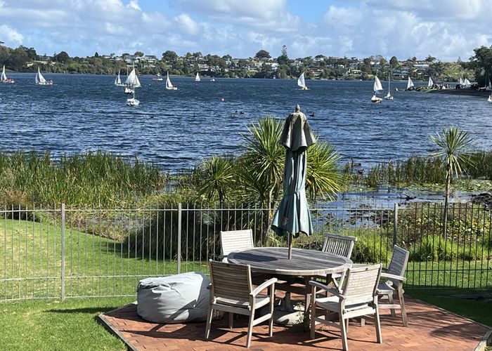  at 2/40 Kitchener Road, Milford, North Shore City, Auckland